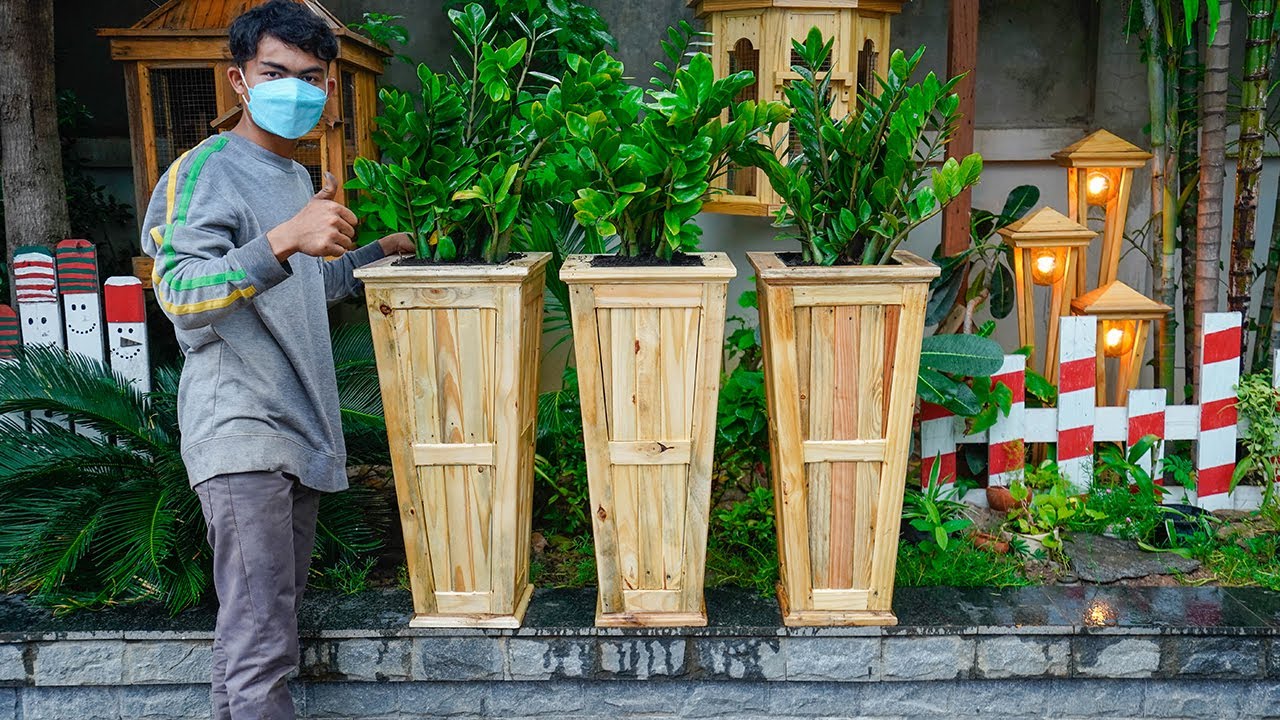 Awesome Woodworking Projects // How To Build Your Own Unique Wood Planter from Scrap Wood
