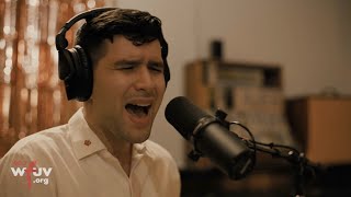 Durand Jones &amp; The Indications - &quot;The Way That I Do&quot; (Live for WFUV)