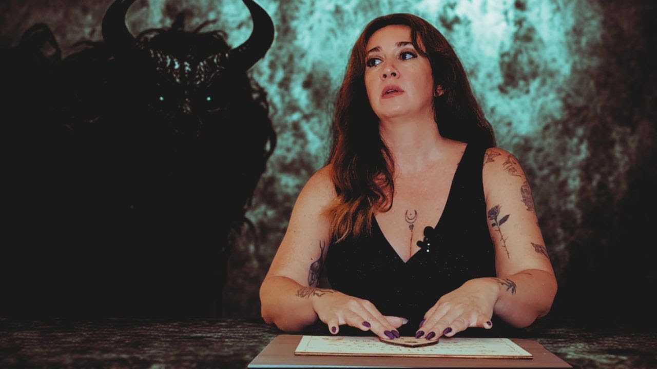 J'APPELLE LE DEMON ZOZO AU OUIJA (CHAMBRE XIII)