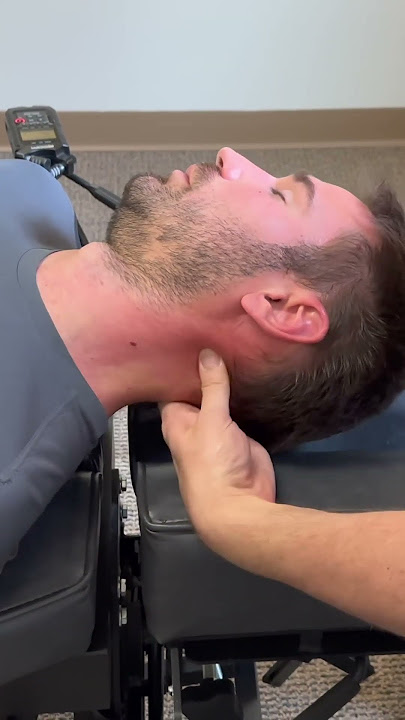 Soothing chiropractic treatment with the calming gua sha scraping #orlando #guasha #florida #asmr