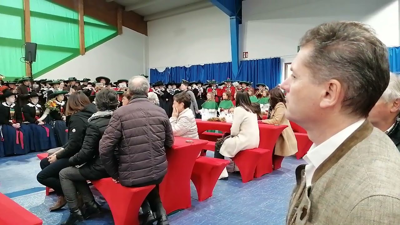 Hymne "Ode an die Gemeinschaft - Inn ala Uniun" , Komponist  Weltmeister  