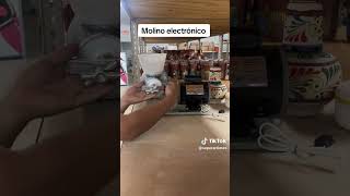 Molino triturador  eléctrico marca Cabrera Modelo R 14 Original para venta en USA
