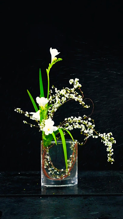 How Do You Evaluate This Piece ? || The Art Of Ikebana #flowerarrangement #ikebana #artisticflowers
