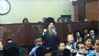 Mordechai Ben David Sings Brand New Song in LA chords