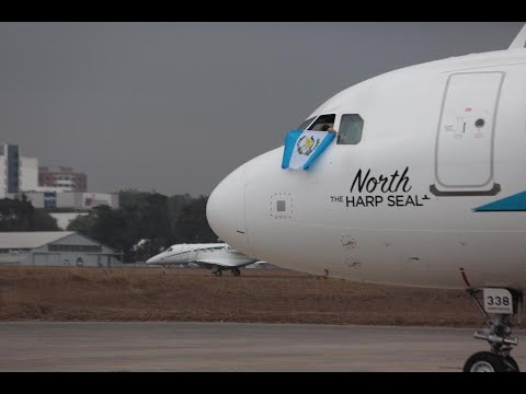 Vídeo: Vuelos Gratuitos De Frontier Airlines Para El Apellido Green O Greene