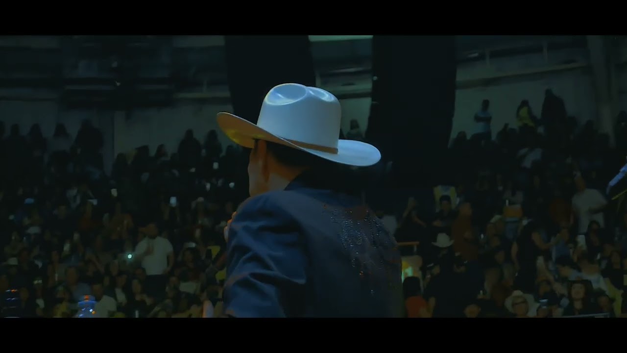 Una Aventura - El Coyote y su Banda Feat. Julio Preciado
