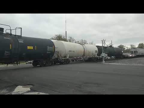 BNSF leading a manifest train in Marion