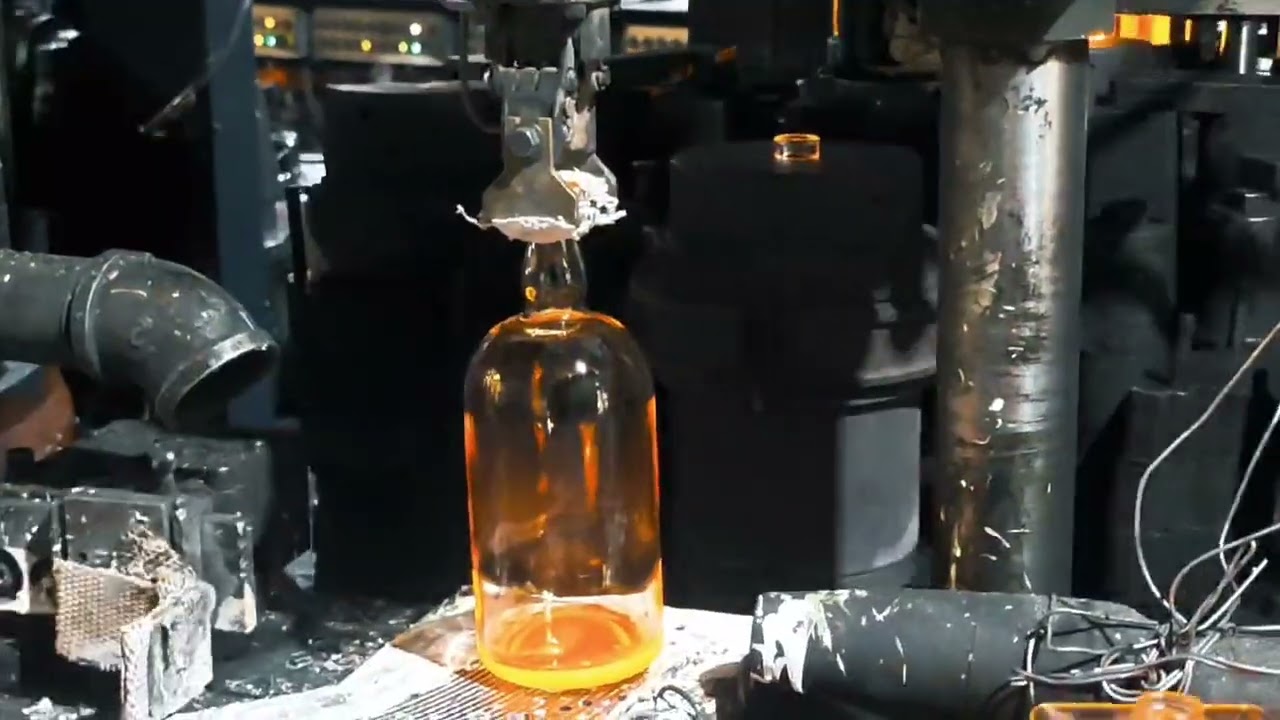 We specialize in the research, development, and production of high-quality spirits glass bottles.