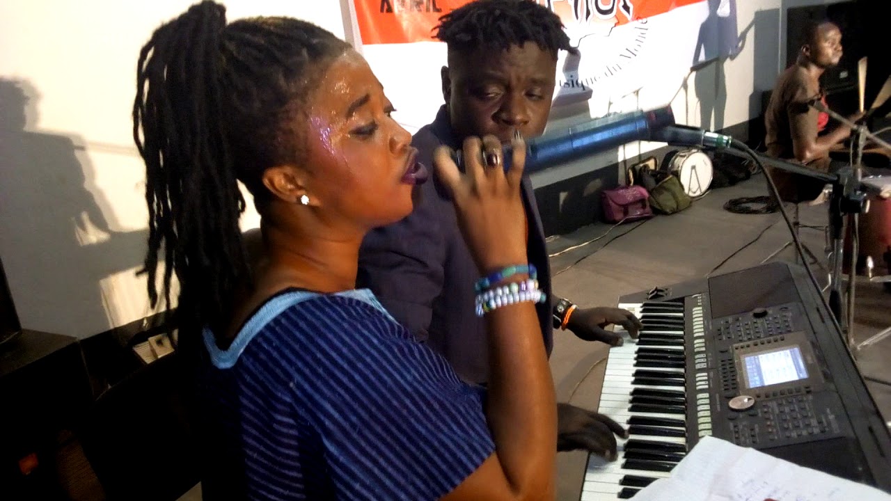 Queen rima en live au Festival sahel hip_hop a Niamey'( 2018) - YouTube