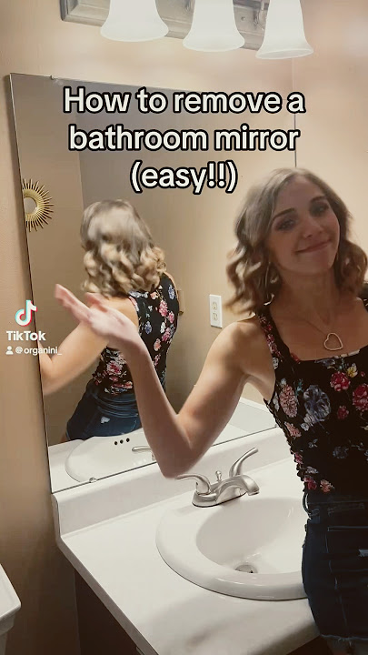 How to EASILY remove a bathroom mirror #diy #mirror #bathroomrenovation #transformation #diytip