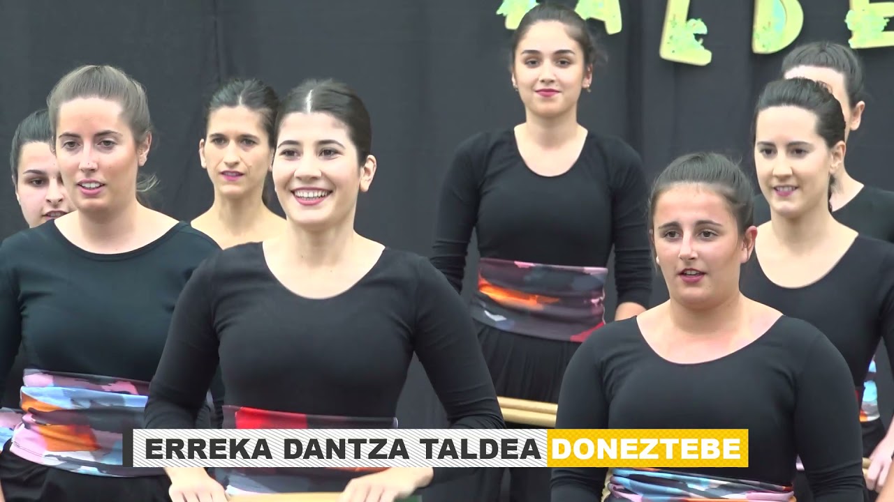 KIRIKETAN 21 07 05 ERREKA DANTZA TALDEAREN IKUSKIZUNA