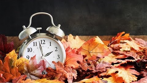 Daylight savings time officially ends Sunday morning