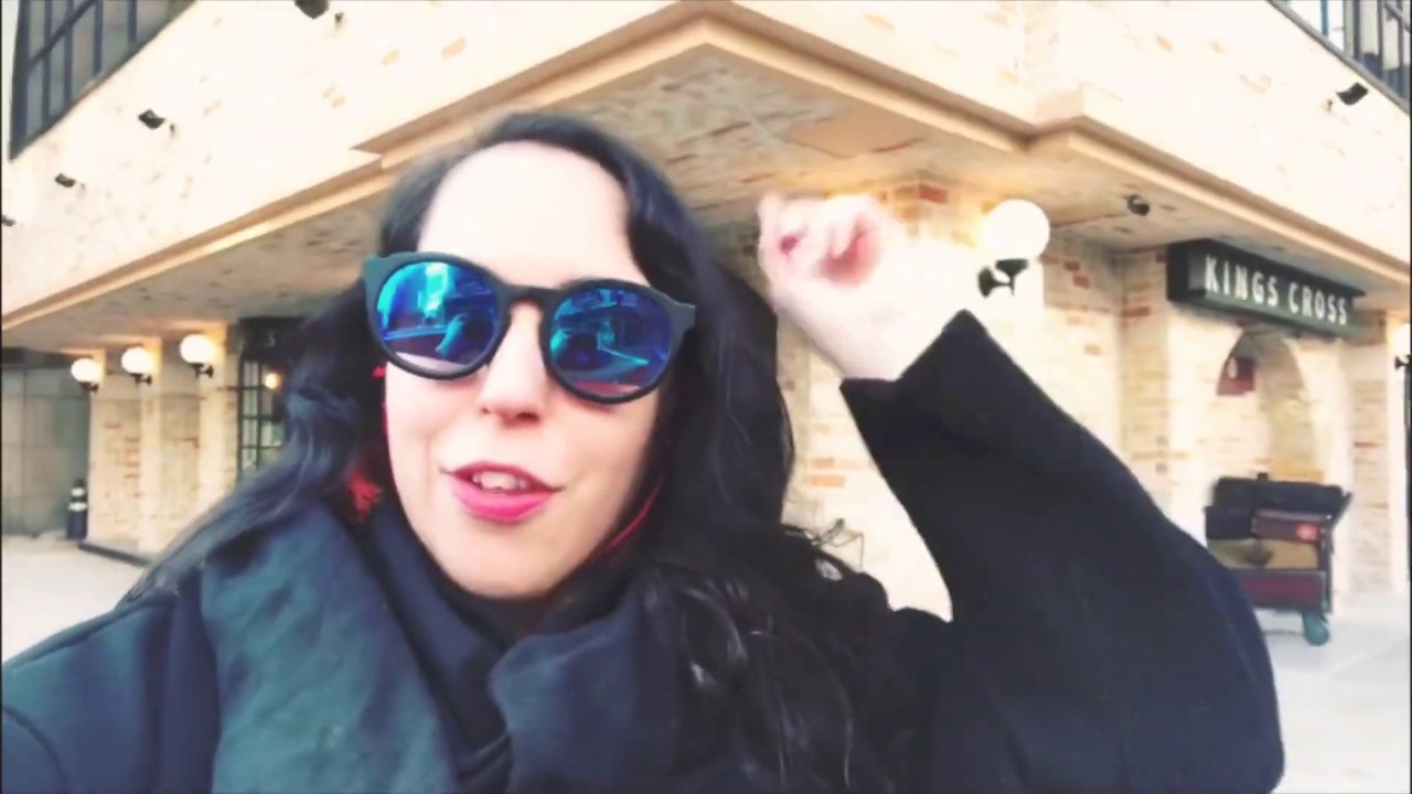 Harry Potter Cafe in Seoul! 934 Kings Cross - YouTube