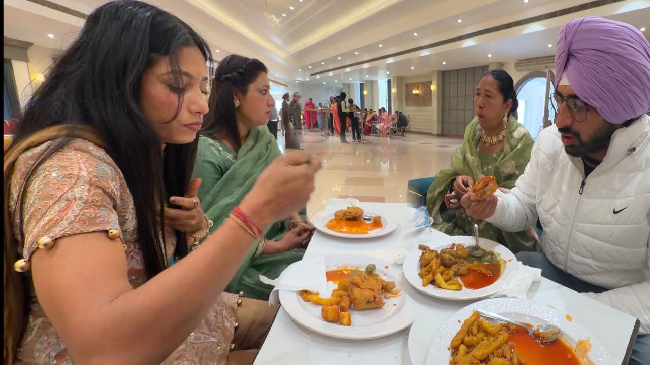 Aaj asi gaye bahut door viah te 😍 | Thaak hi gaye sare 😴 | Marriage vlog 