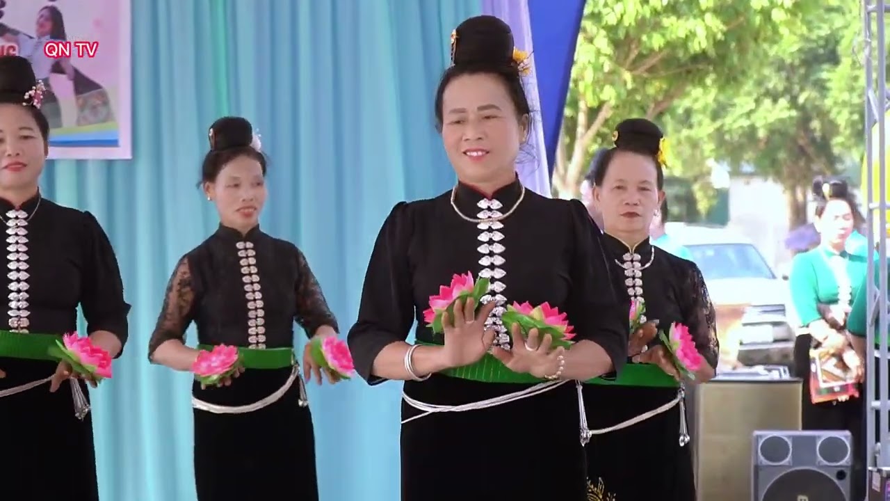 MÚA CỰC DẺO ĐỘI VĂN NGHỆ BẢN ĐÁN ĐANH BIỂU DIỄN TẠI NGÀY HỘI GIAO LƯU XÃ MƯỜNG GIÀNG