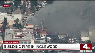 Thick smoke surrounds Inglewood amid commercial building fire