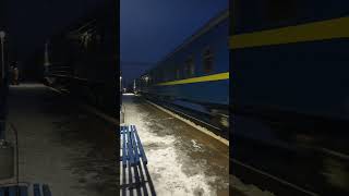 Электровоз ЧС-7 с поездом Одесса-Ковель &quot;Голубі озера&quot;. 14 января 2024 года.