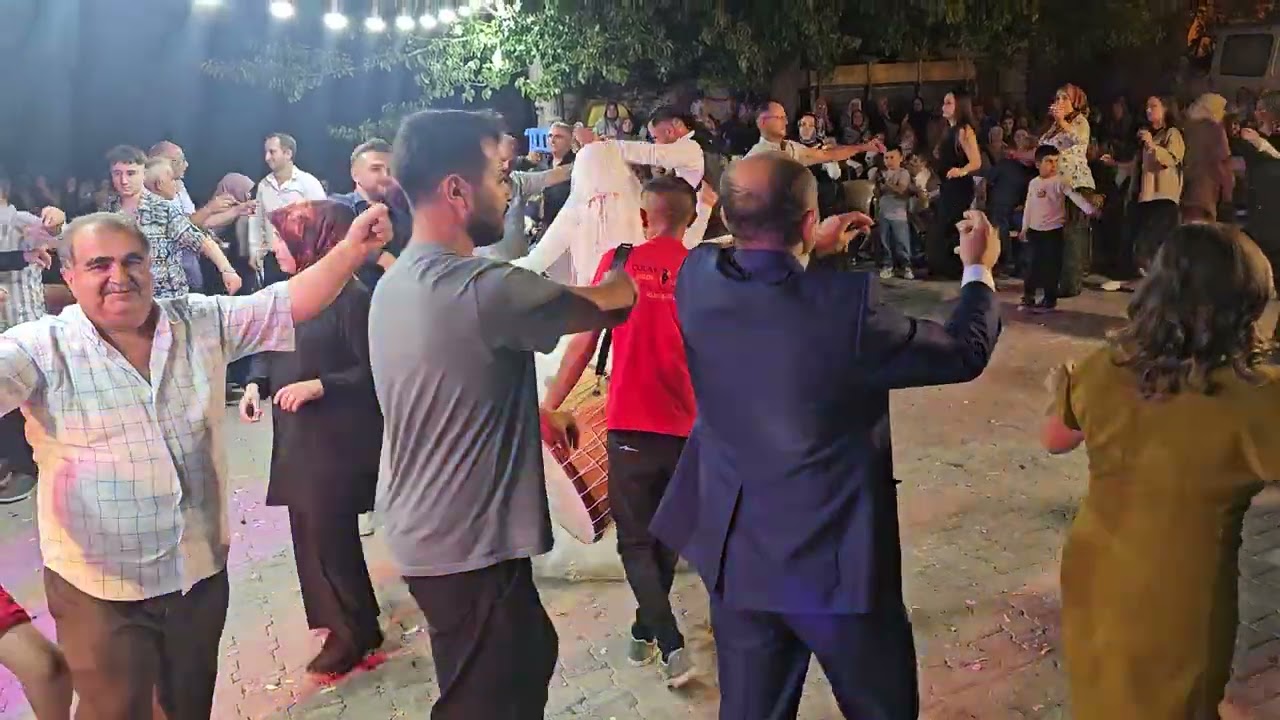 DEMİRCİ'nin İMRENLER KÖYÜNDE ASİYE ERHAN ZEYBEK ÇİFTİNİN DÜĞÜN TÖRENİNDEN GÖRÜNTÜLER 14-09-2025 