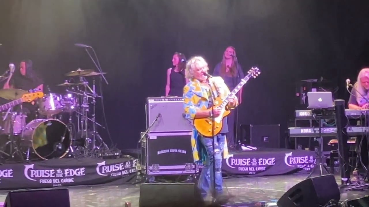 Pendragon - 02 Eternal Light, Cruise to the Edge 2025, April 8th 2025.