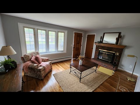 8 Manor Dr, Coventry, RI home video tour