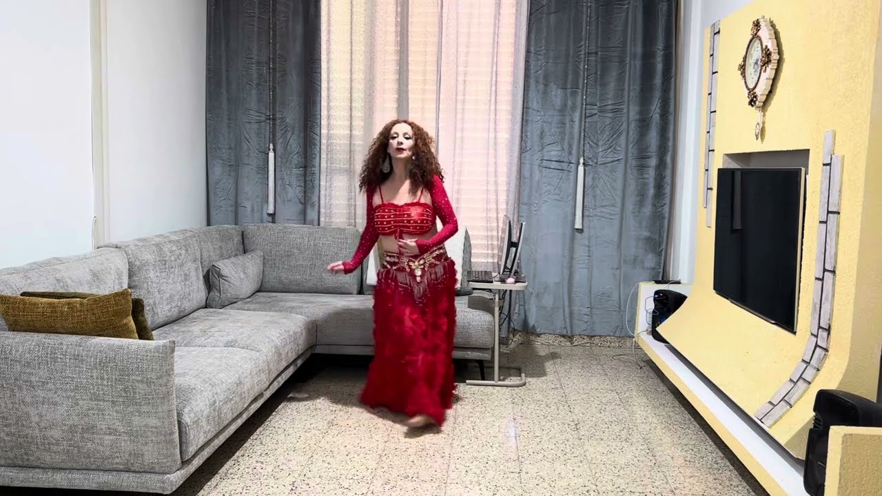 RozAnna Belly dance improv. Baladi Mohamed Ali