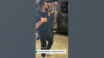 L Algerino في ملعب نيلسون مانديلا لاحياء حفل الاختتام 