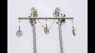 Using helicopters when building steel power structures