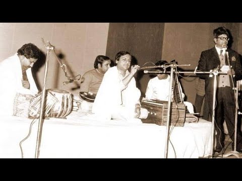 Ustad Ghulam Ali   Arshad Ali on Tabla  rare gem Dil walon kya dekh rahe ho  Live