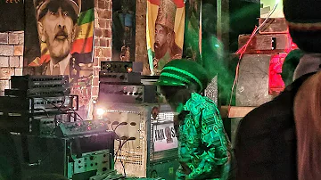 JAH SHAKA TEAR THE PACE DOWN in BIRMINGHAM dec 2022 playing Bunny Wailer - Rise & Shine