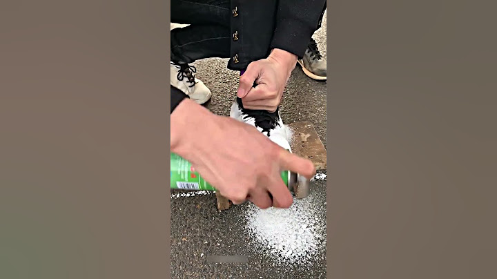 This man cleaned a girl's sneakers with a magical product! 🧼 #shorts