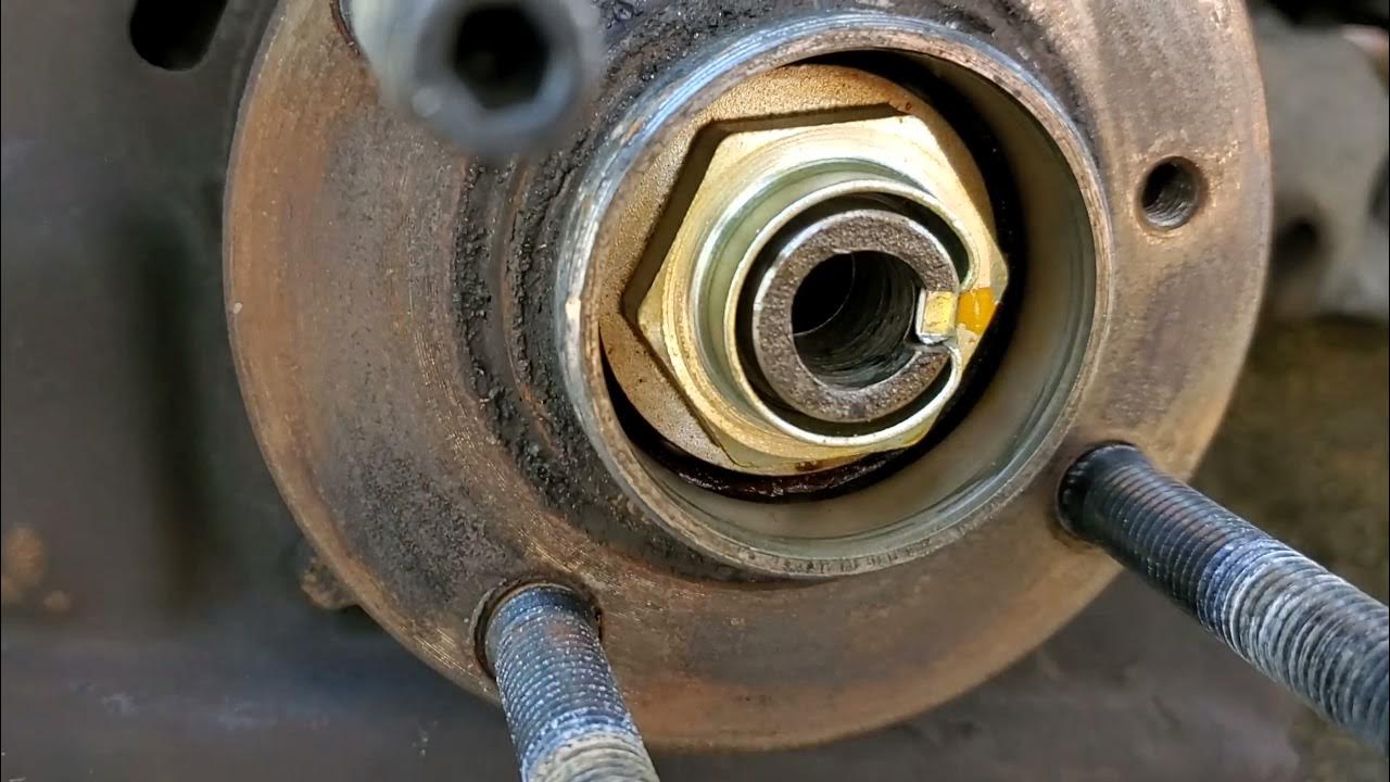 Replacing E30 Front hubs (bearing stuck to spindle) YouTube