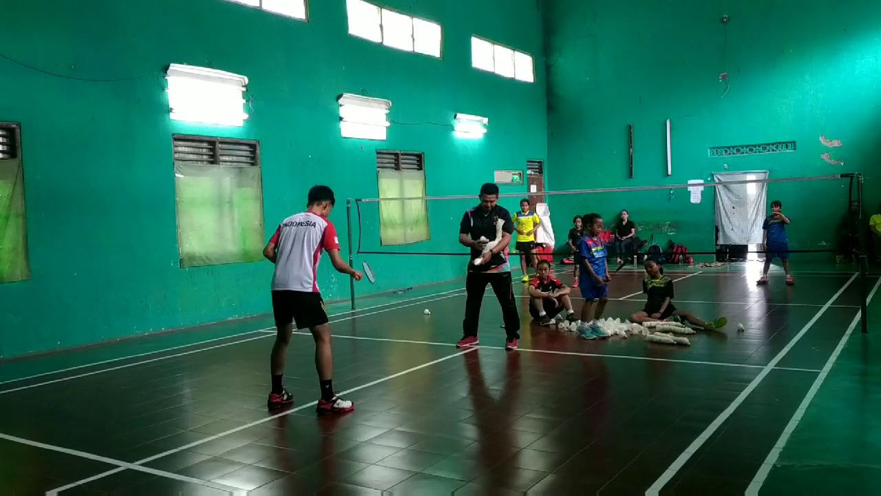 LATIHAN BADMINTON  DRILLING PADA ANAK  PB INDORAYA WONOSOBO 