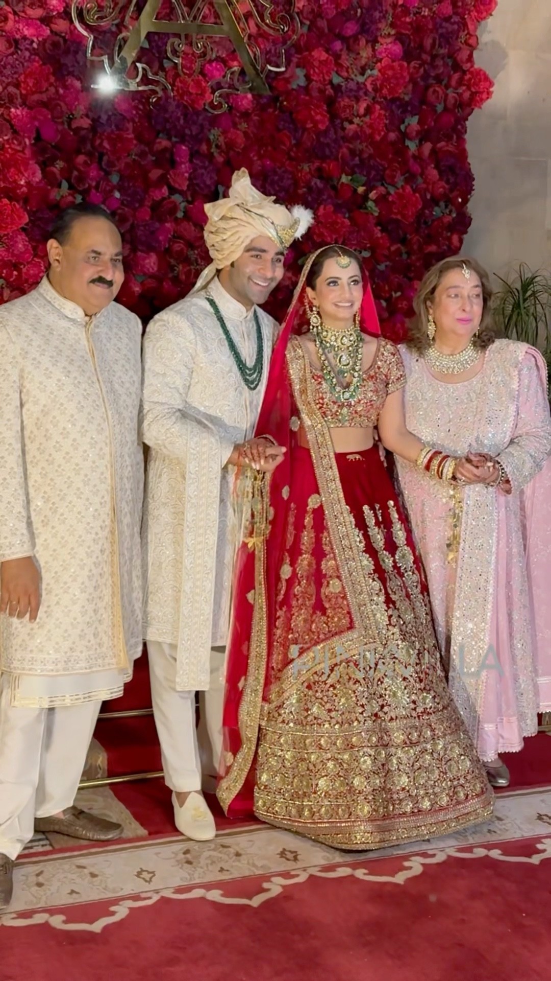 Aadar Jain \u0026 Alekha Advani Got Married \u0026 Poses With Family? #shorts #bollywood #wedding