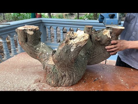 видео: Amazing Idea Of Recycling Wood From Dry Stump Removed // Build Outdoor Wooden Table For Garden - DIY
