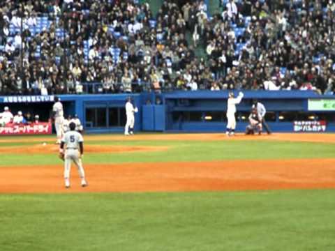 早稲田大石、最後の早慶戦で最後の打席_20101103