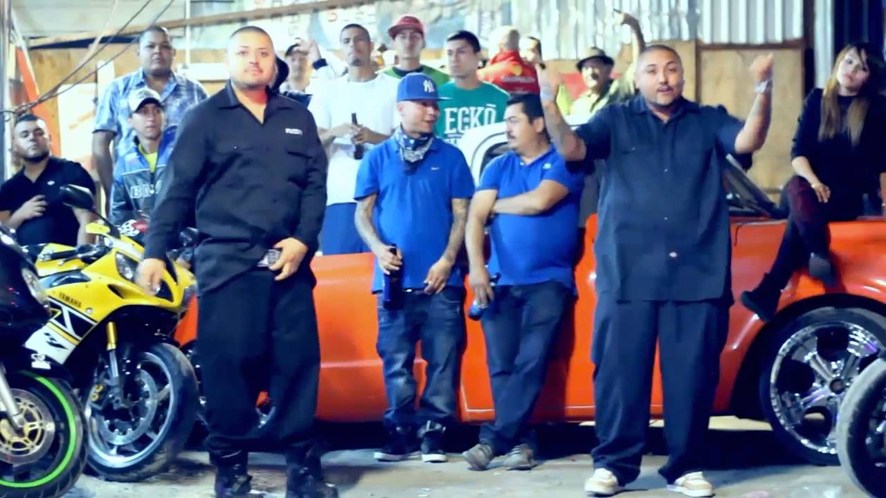 ( VIDEO OFICIAL) HIPPIE CUMBIA - CRAZY FAMILY