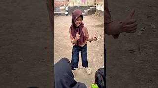 Teman-Teman Aqila Pada Beli Jajan Semua