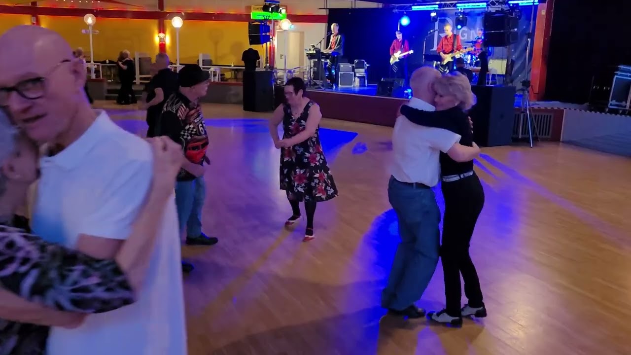 RIGNELLS i Brunnsparken Örebro 14/2-26.# 2