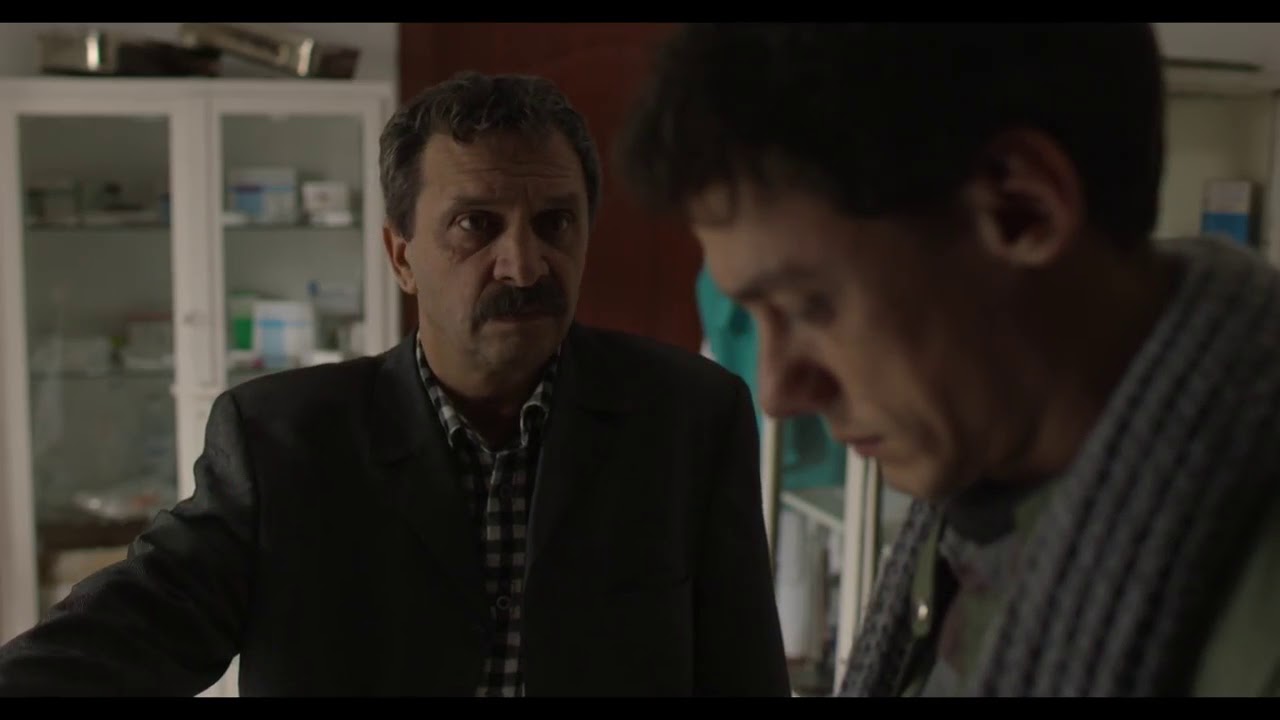 Spot TV Ghinionistul (2017) de Iura Luncaşu - YouTube