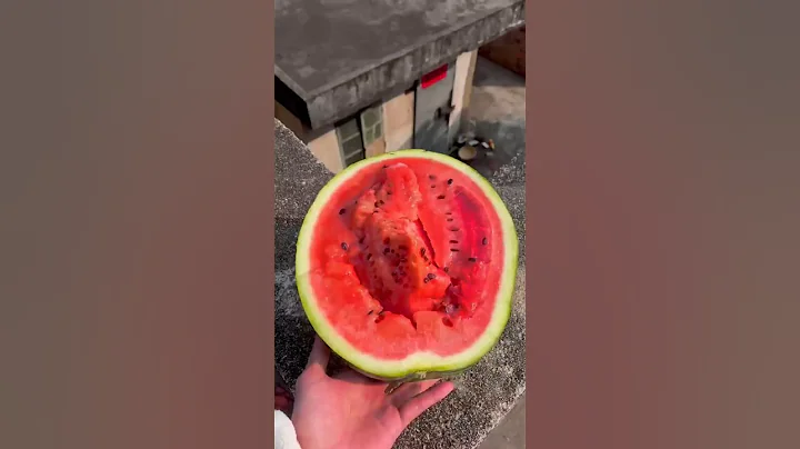 🍉💥Experiment: Will the watermelon explode when it rolls down in a high-rise building?#shorts#dance
