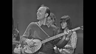 Episode 35 - Rainbow Quest by Pete Seeger: Children from the Downtown Community School