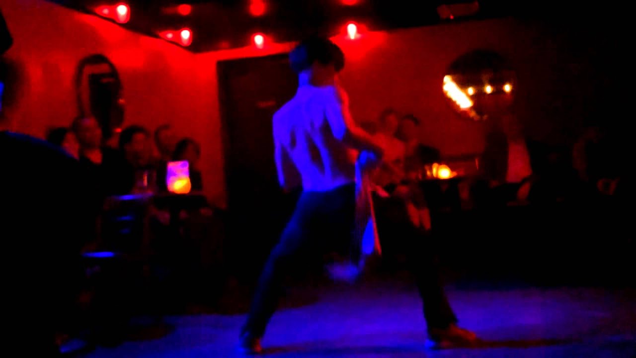 Xzist in BBOYlesque - YouTube