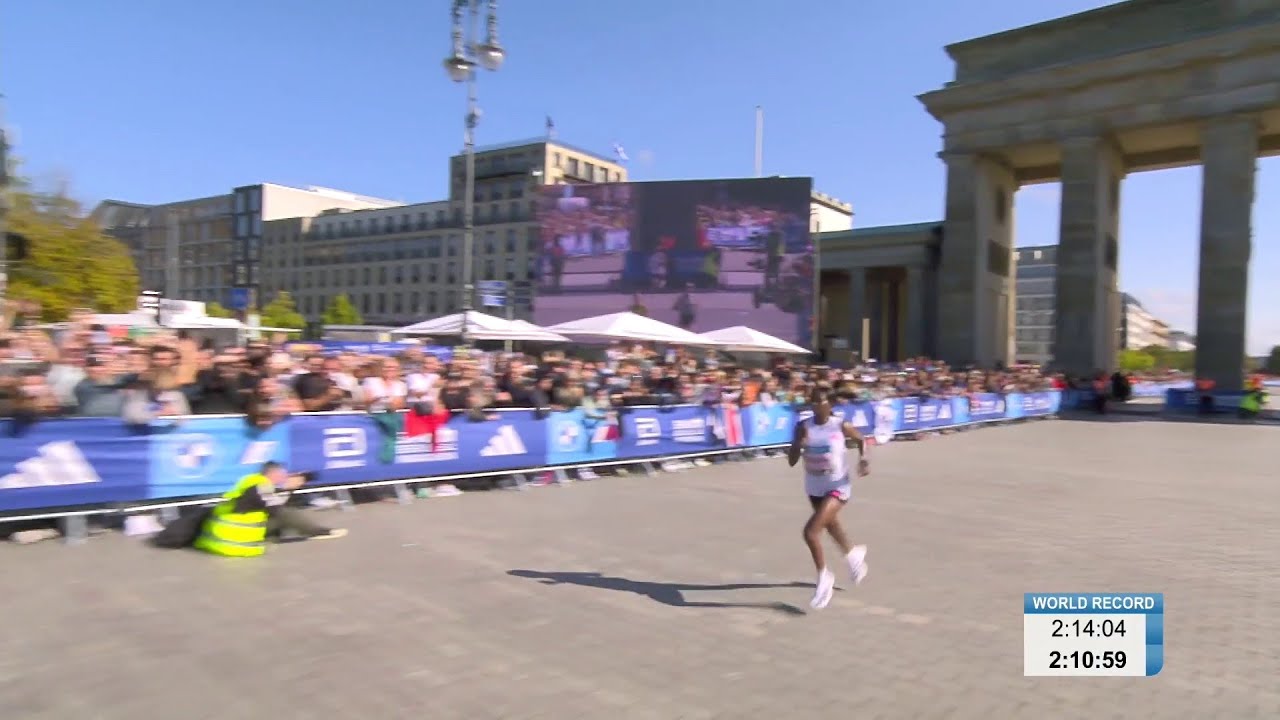 Tigst Assefa New Marathon World Record   2023 at the BMW BERLIN MARATHON