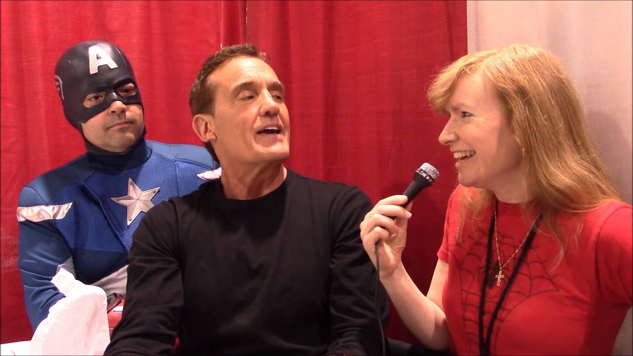 Motor City Comic Con: John Wesley Shipp talks "The Flash" - YouTube