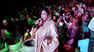 Chaba Yamina الشابة يمينة في حفل غنائي عائلي في قسنطينة شاهد تفاعل العائلات مع الأسطورة يمينة