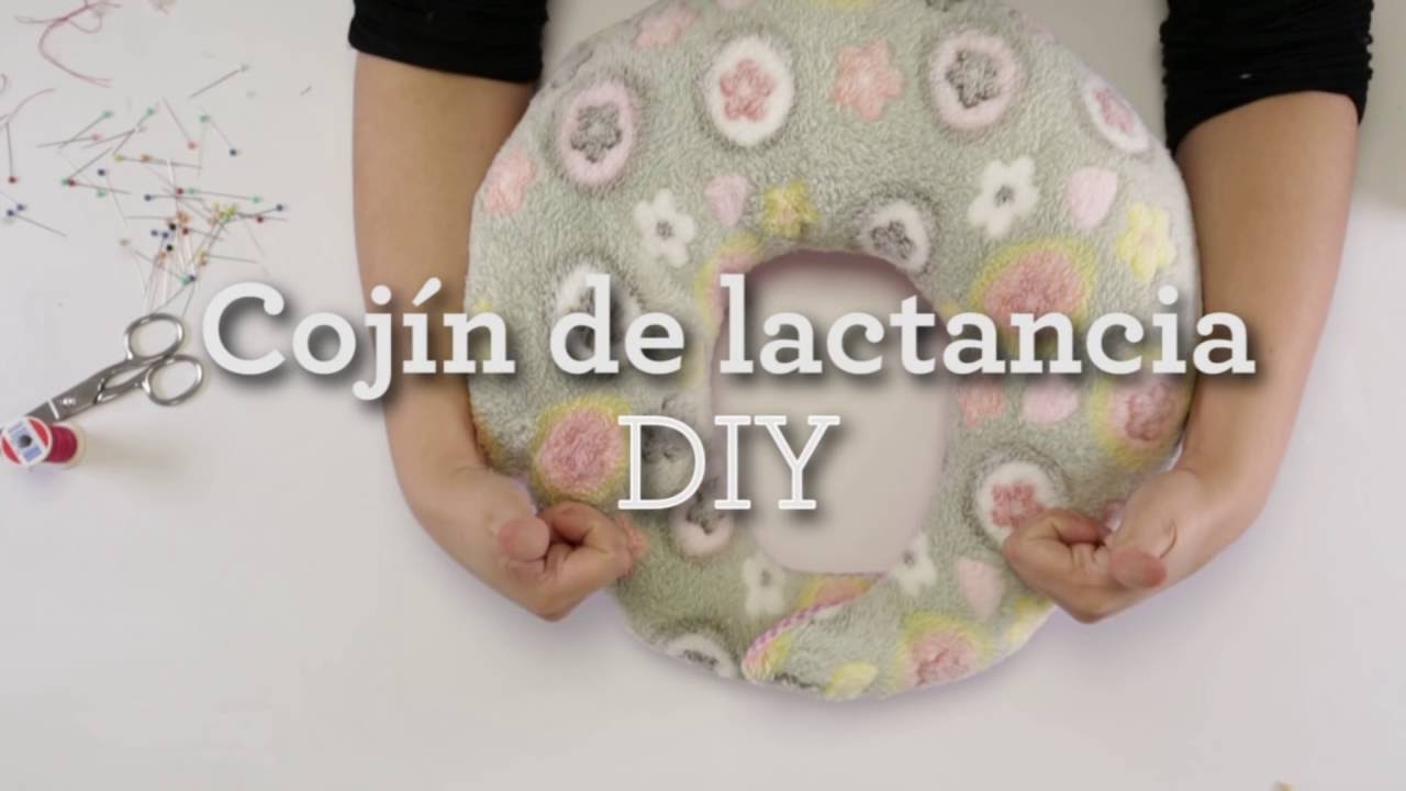 Con dos patucos: DIY: Cojín de lactancia  Cojines bebe, Cojin lactancia,  Amamantando bebe