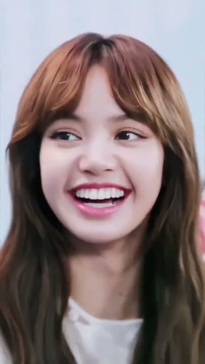 OMG #LISA LOOKS PRETTY