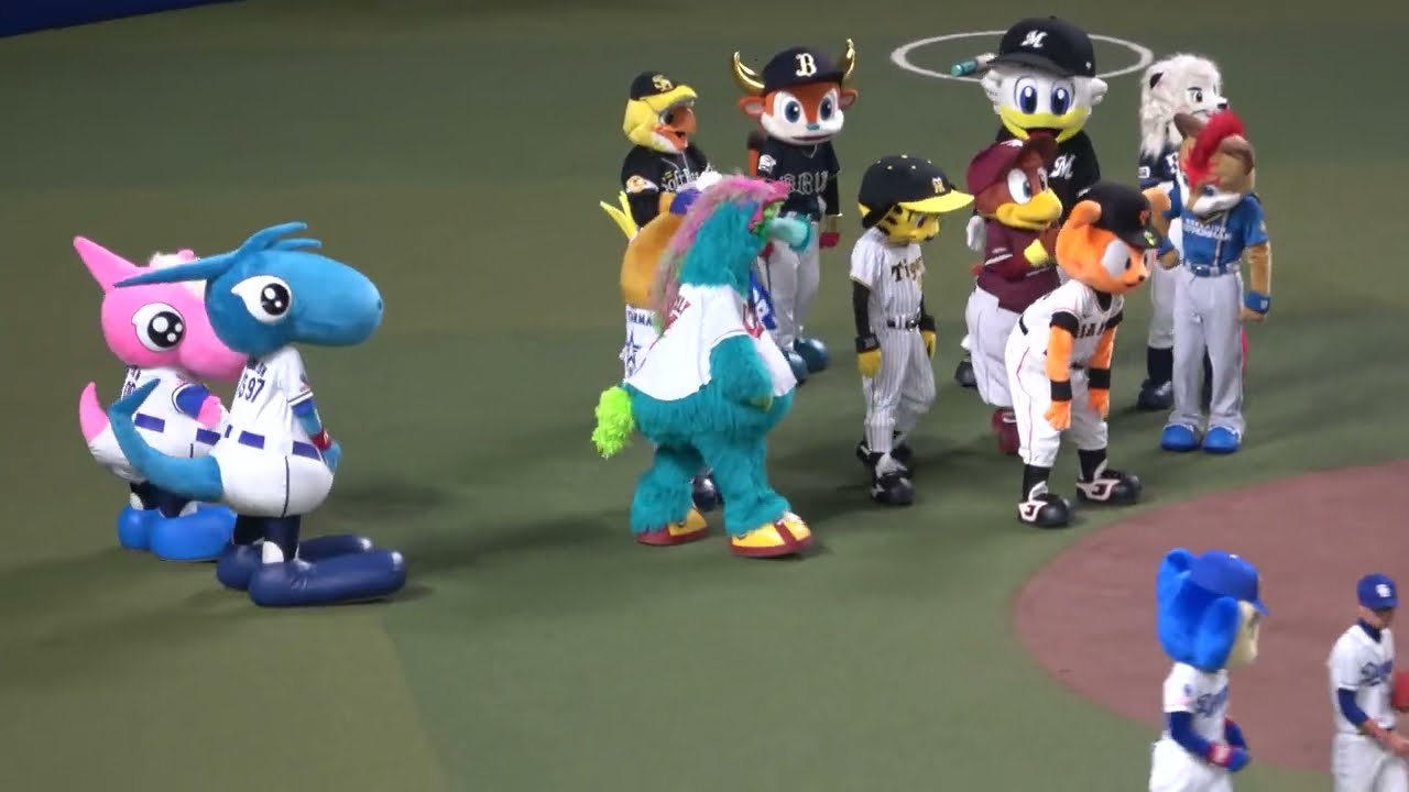 オールスターゲーム2023】つば九郎は塁審⁉ 始球式を盛り上げる12球団