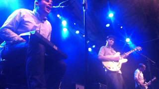 Vampire Weekend - Horchata (live at Circo Voador) HD