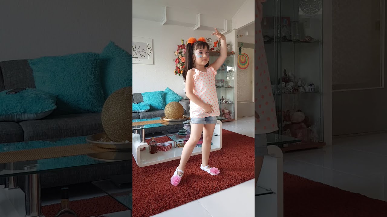 DESPACITO DANCE *pretty girl 7 year old YouTube